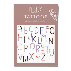 nuukk Bio Kindertattoos / Tattoos, vegan, Motive: ABC Buchstaben. Für die Schultüte und den Schulstart. Illustration: Anna Katharina Jansen