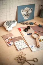 nuukk, Schriebtischunterlage für Kinder, Hase, Papier, groß, Stempel, Kinderschreibtisch