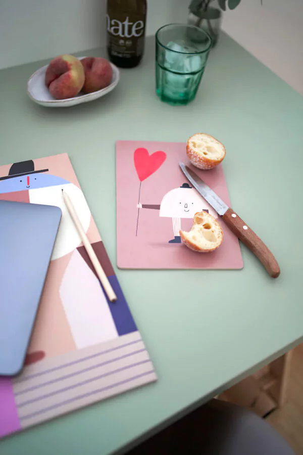 06 Moodshot Cuttingboard heartballoon2 web 2