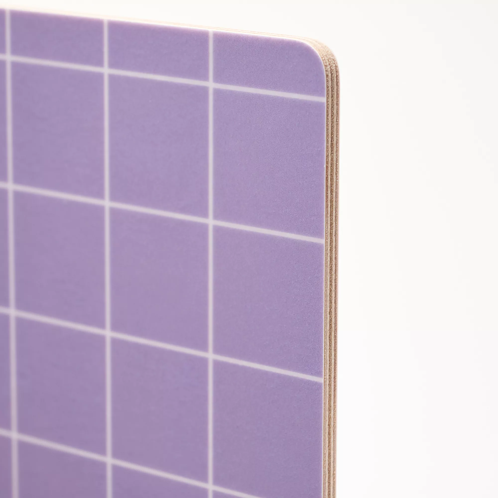 schneidebrett detailaufnahme, rueckseite, furniertes holz