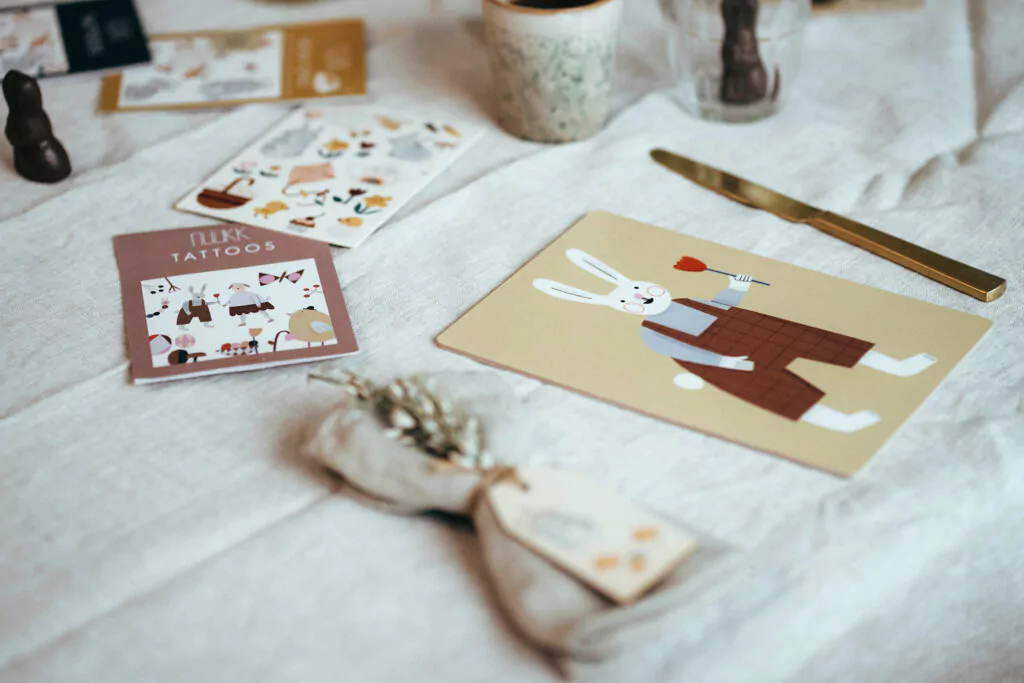 Schneidebrettchen mit Hasen-Motiv, Frühstücksbrettchen für Kinder, laminiertes Birkenfurnier, Ostertisch