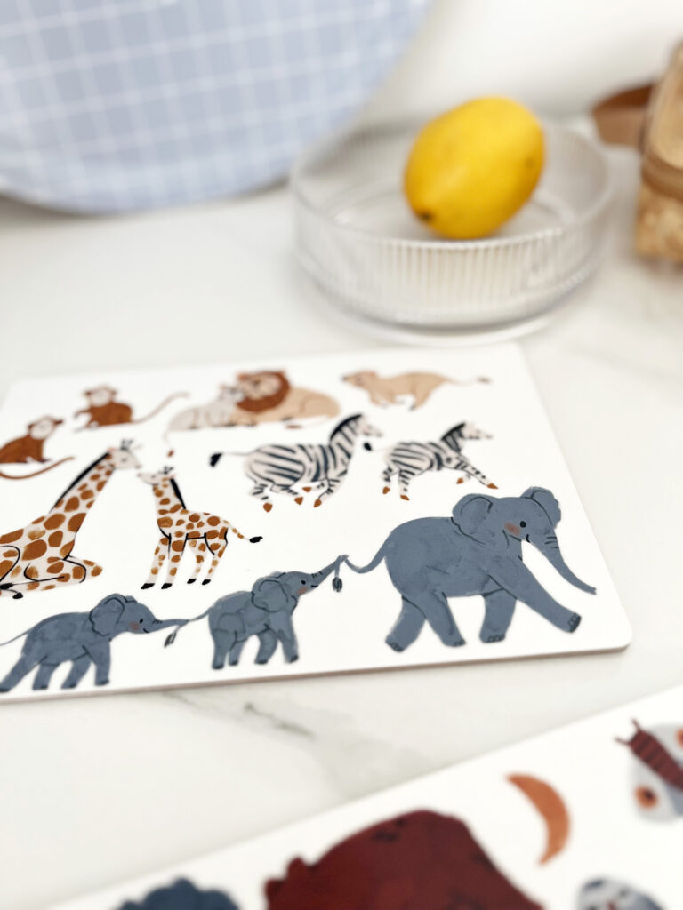 nuukk, Frühstücksbrettchen für Kinder, Schneidebrett, spülmaschinenfest, Motive: Safari, Elefant, Giraffe, Löwe, Zebra, Affe