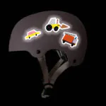 Reflektierende Sticker “Autos”. Reflektierende Aufkleber auf Fahrradhelm. Motive: Rennwagen, Feuerwehrauto, Krankenwagen, Bagger