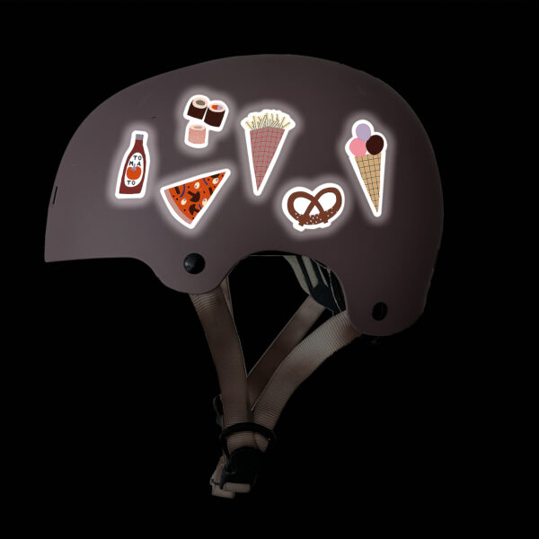 Reflektierende Sticker “Fastfood”. Reflektierende Aufkleber auf Fahrradhelm. Motive: Sushi, Pizza, Popcorn, Brezel