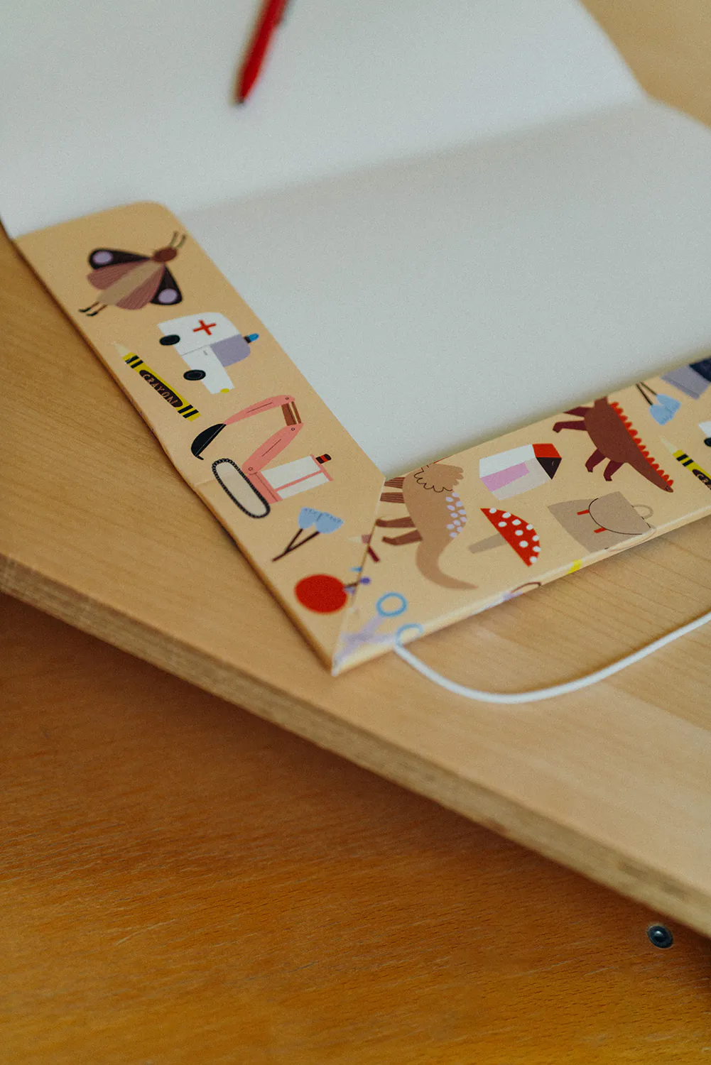 Postmappe, Schulmappe, Blättersammlung für die Grundschule mit hübschen Motiven, Grundfarbe gelb