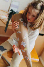 Einschulung, Schultüte basteln aus Papier, Aufkleber