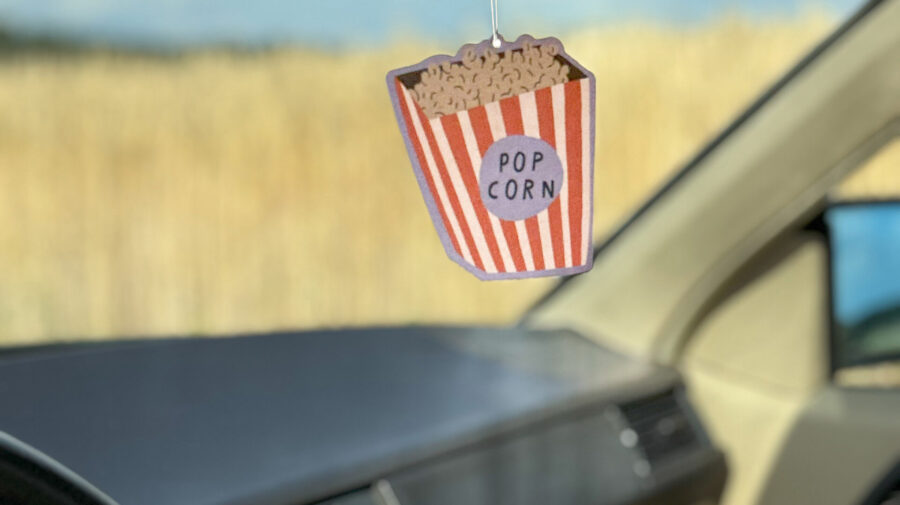 AIR.1.01 nuukk duftanhaenger popcorn auto 2 web