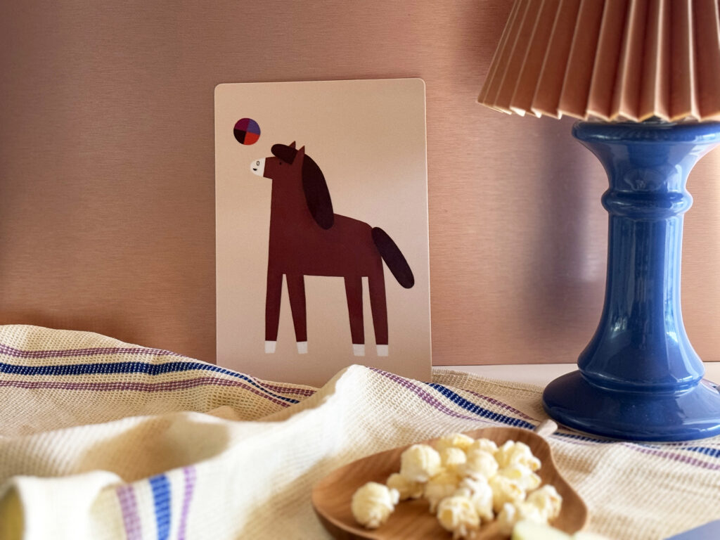 nuukk Schneidebrettchen, Frühstücksbrettchen aus Birkenfurnier, Pony, Apfelsnack, Pferd