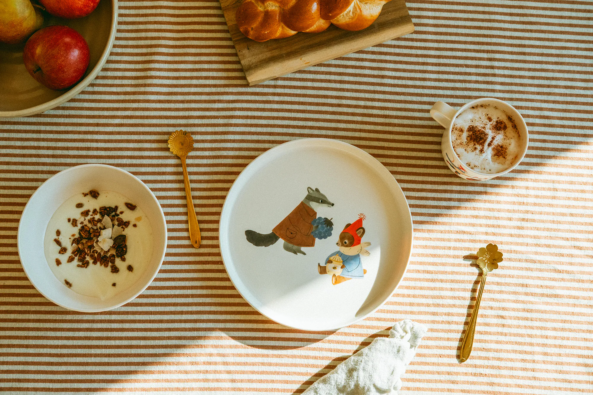 Kids tableware made of rPET, recycled plastic, LFGB, EU standards, kids cup, kids mug, children's plate, kids plate with bear, breakfast table